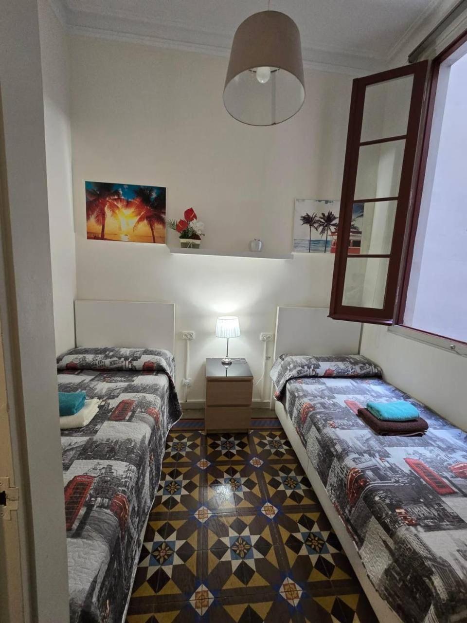 Rooms Rumila Барселона Екстер'єр фото