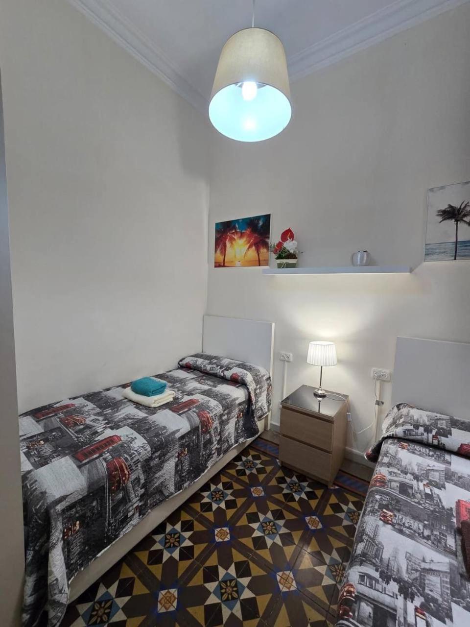 Rooms Rumila Барселона Екстер'єр фото