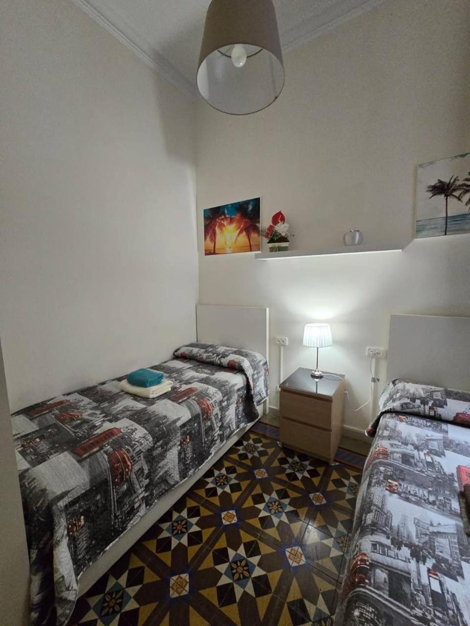 Rooms Rumila Барселона Екстер'єр фото